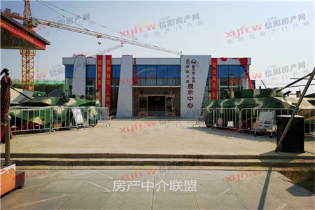 抢南北通透户型，龙都现代城79m2套二送附房54万出售